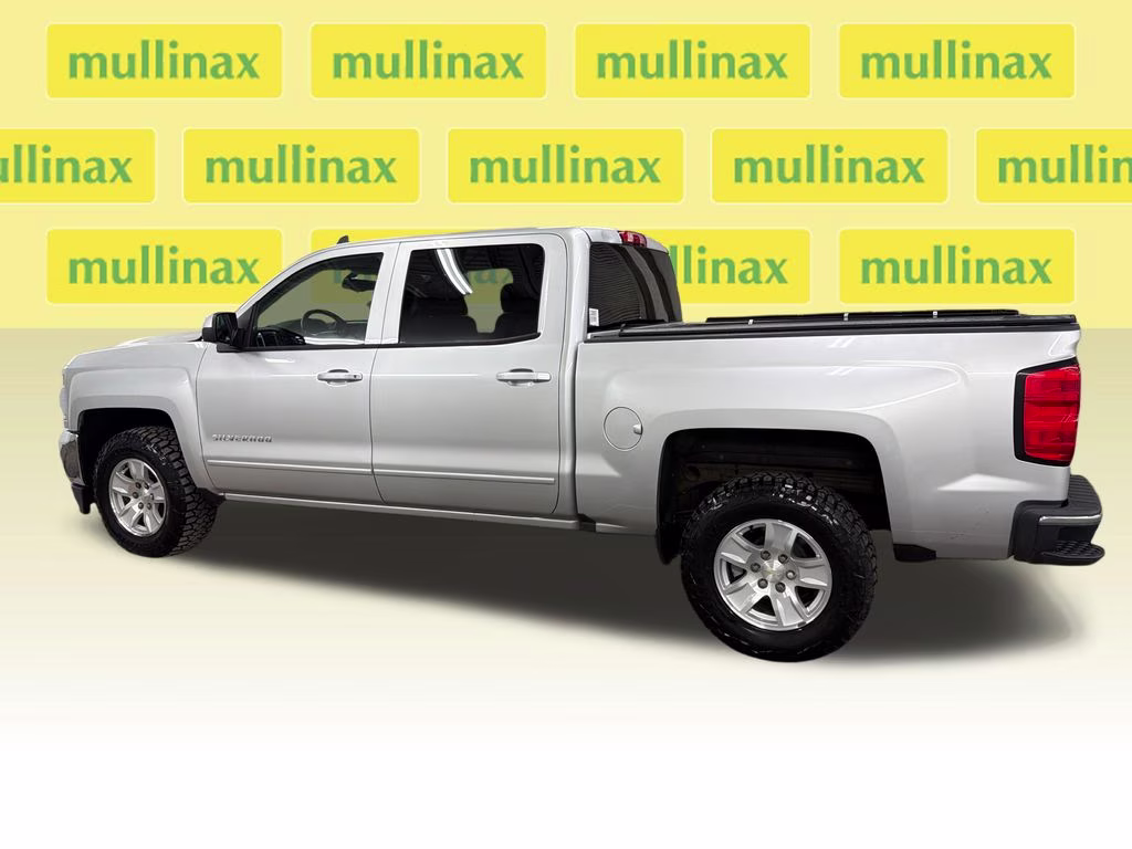 2018 Silver Ice Metallic Chevrolet Silverado 1500 LT RWD Truck