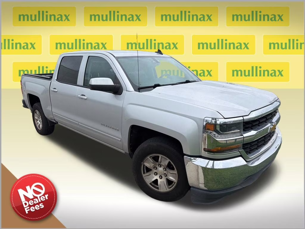 2018 Silver Ice Metallic Chevrolet Silverado 1500 LT RWD Truck