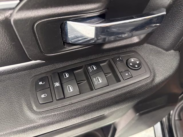 2021 Diamond Black Crystal Pearlcoat Ram 1500 Warlock 4X4 Truck