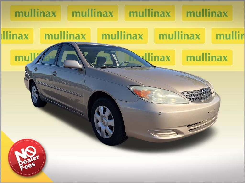 2002 Desert Sand Mica Toyota Camry SE FWD Sedan