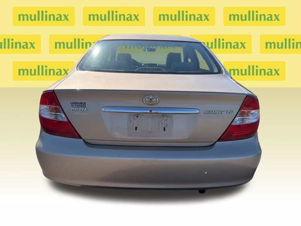 2002 Desert Sand Mica Toyota Camry SE FWD Sedan