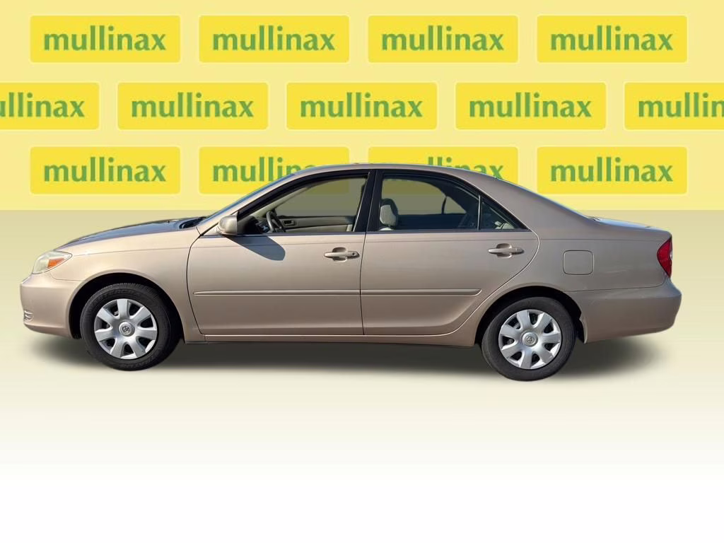 2002 Desert Sand Mica Toyota Camry SE FWD Sedan