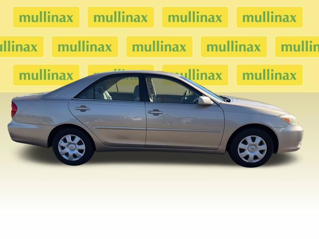 2002 Desert Sand Mica Toyota Camry SE FWD Sedan