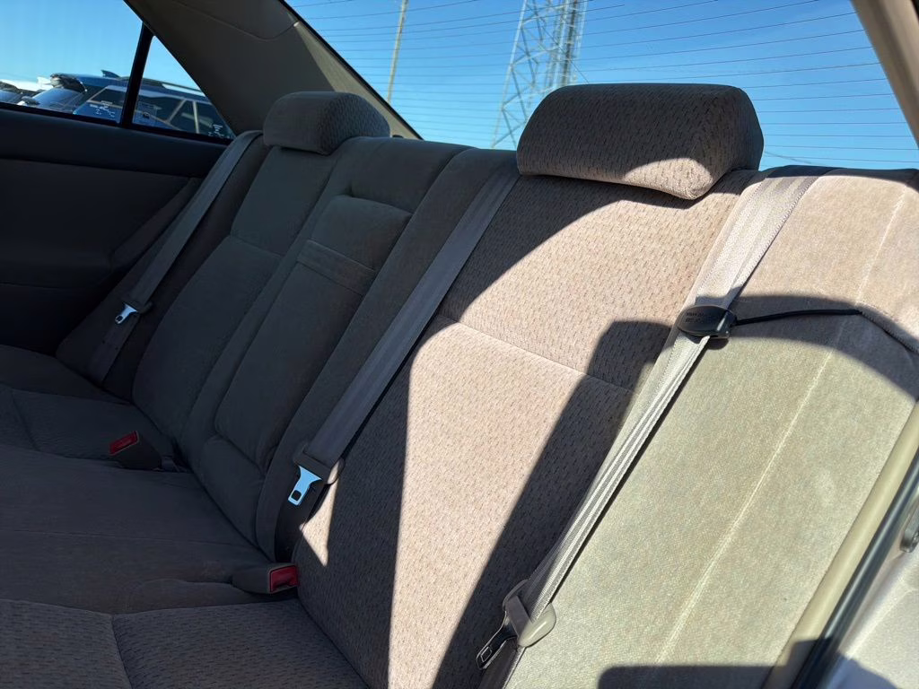 2002 Desert Sand Mica Toyota Camry SE FWD Sedan
