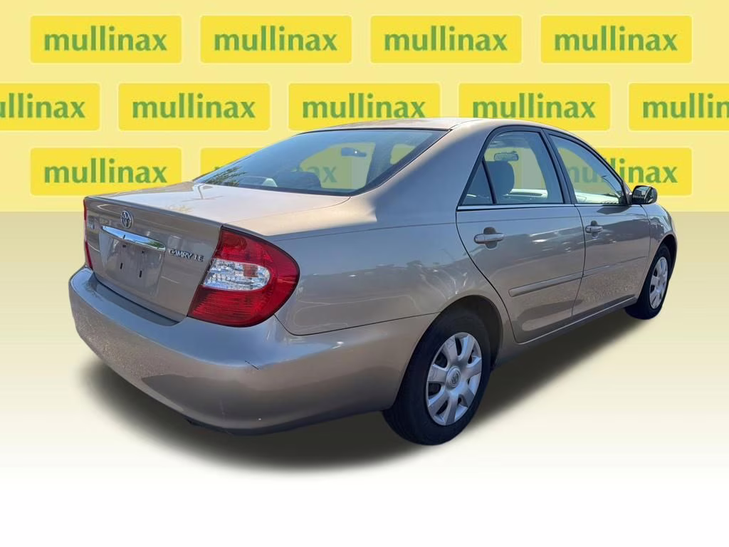 2002 Desert Sand Mica Toyota Camry SE FWD Sedan