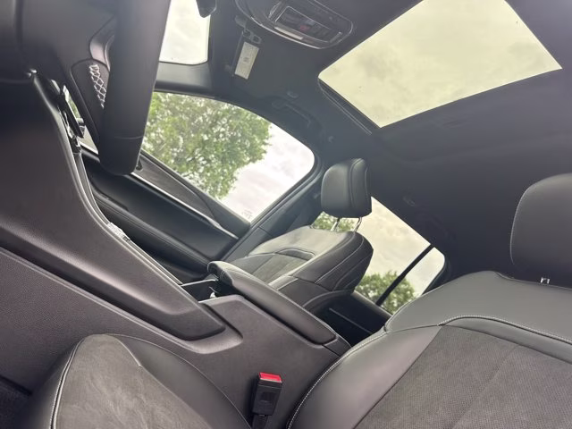 2026 Bright White Clearcoat Jeep Grand Cherokee Laredo Altitude RWD SUV