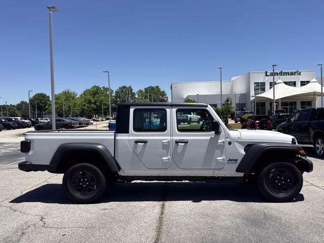 2026 Bright White Clearcoat Jeep Gladiator Sport 4X4 Truck