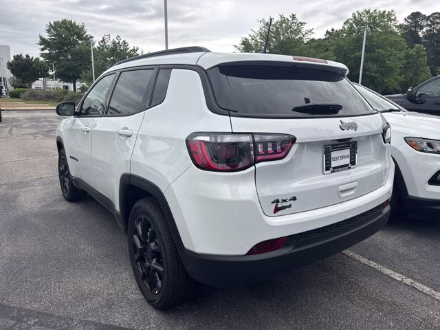 2026 Bright White Clearcoat Jeep Compass Latitude Altitude 4X4 SUV
