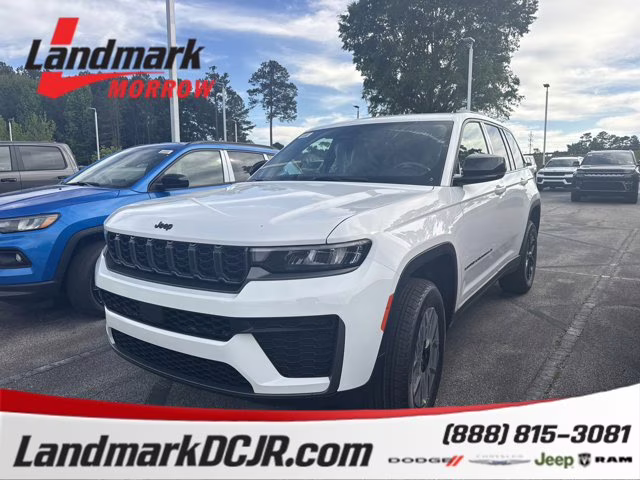2026 Bright White Clearcoat Jeep Grand Cherokee Laredo Altitude RWD SUV