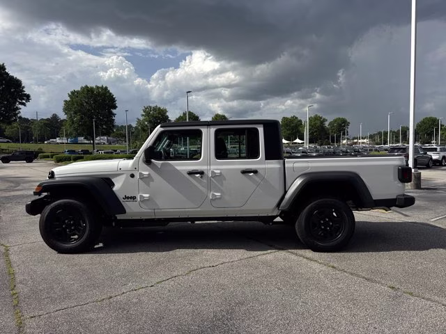 2026 Bright White Clearcoat Jeep Gladiator Sport 4X4 Truck
