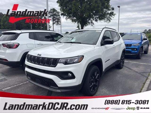2026 Bright White Clearcoat Jeep Compass Latitude Altitude 4X4 SUV