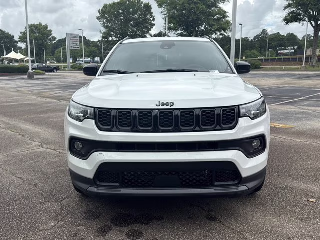 2026 Bright White Clearcoat Jeep Compass Latitude Altitude 4X4 SUV