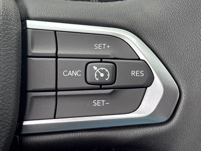 2026 Bright White Clearcoat Jeep Compass Latitude Altitude 4X4 SUV