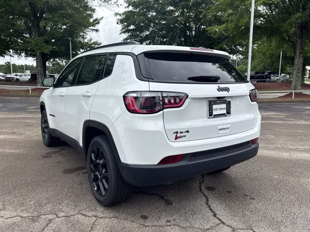 2026 Bright White Clearcoat Jeep Compass Latitude Altitude 4X4 SUV