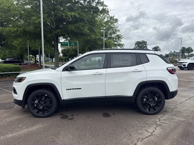 2026 Bright White Clearcoat Jeep Compass Latitude Altitude 4X4 SUV