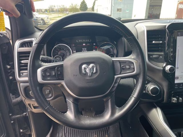 2022 Diamond Black Crystal Pearlcoat Ram 1500 Big Horn/Lone Star 4X4 Truck