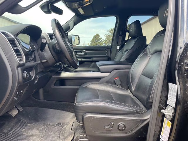 2022 Diamond Black Crystal Pearlcoat Ram 1500 Big Horn/Lone Star 4X4 Truck