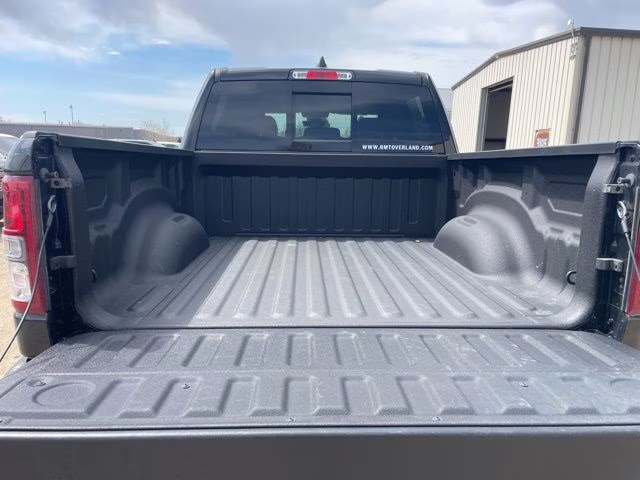 2022 Diamond Black Crystal Pearlcoat Ram 1500 Big Horn/Lone Star 4X4 Truck