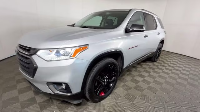 2019 Silver Ice Metallic Chevrolet Traverse Premier AWD SUV