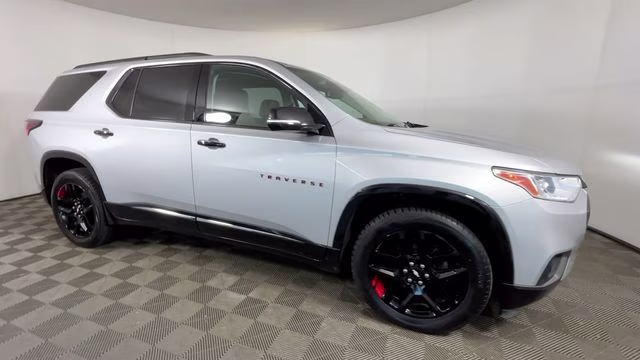 2019 Silver Ice Metallic Chevrolet Traverse Premier AWD SUV