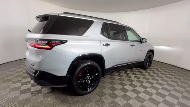 2019 Silver Ice Metallic Chevrolet Traverse Premier AWD SUV
