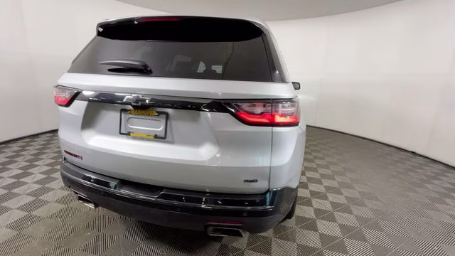 2019 Silver Ice Metallic Chevrolet Traverse Premier AWD SUV