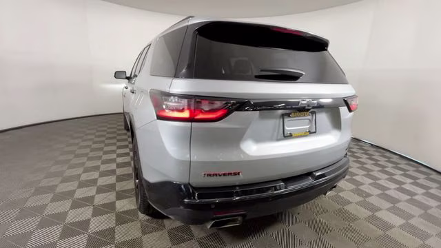 2019 Silver Ice Metallic Chevrolet Traverse Premier AWD SUV