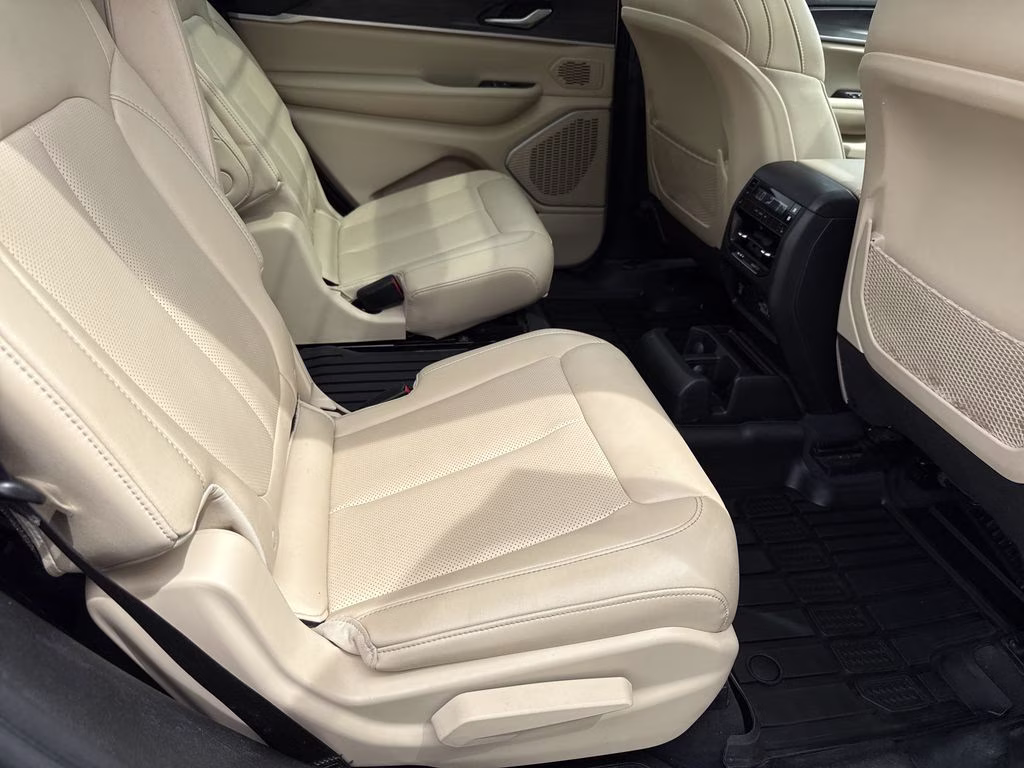 2023 Rocky Mountain Pearlcoat Jeep Grand Cherokee L Limited 4X4 SUV