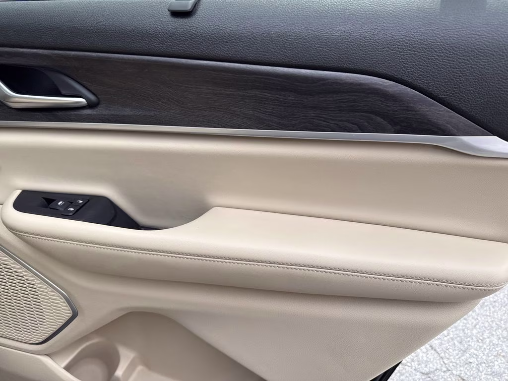 2023 Rocky Mountain Pearlcoat Jeep Grand Cherokee L Limited 4X4 SUV