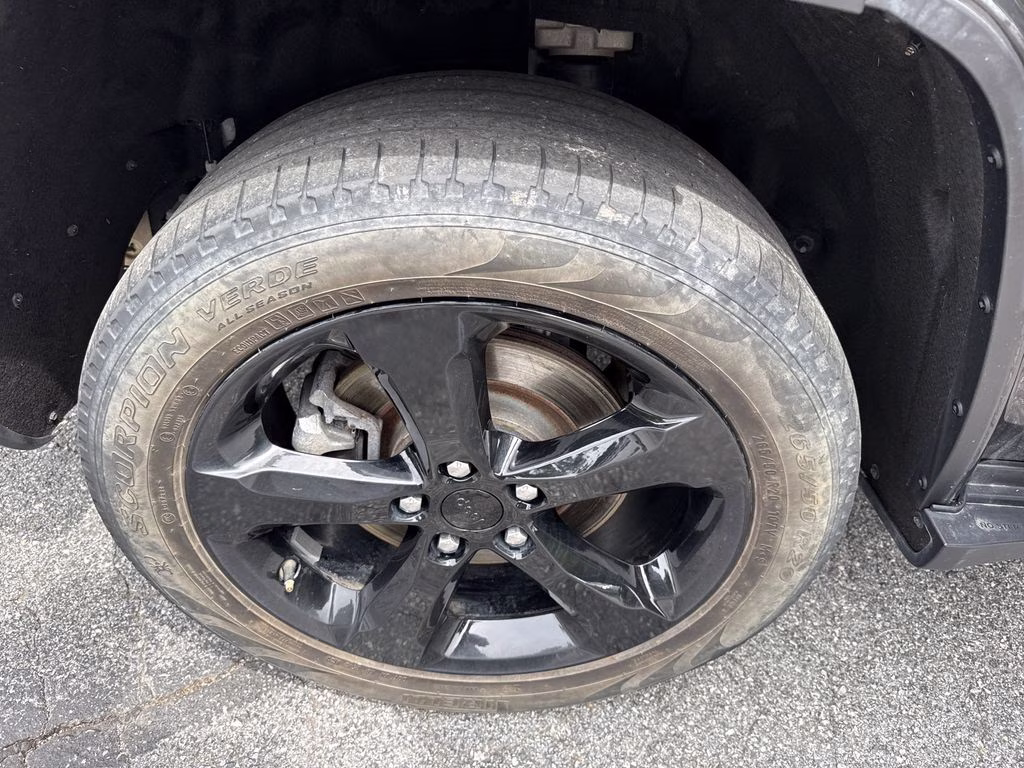 2023 Rocky Mountain Pearlcoat Jeep Grand Cherokee L Limited 4X4 SUV