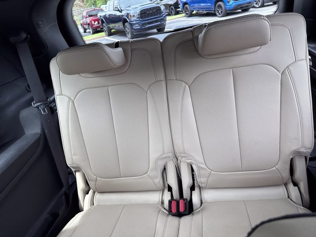 2023 Rocky Mountain Pearlcoat Jeep Grand Cherokee L Limited 4X4 SUV