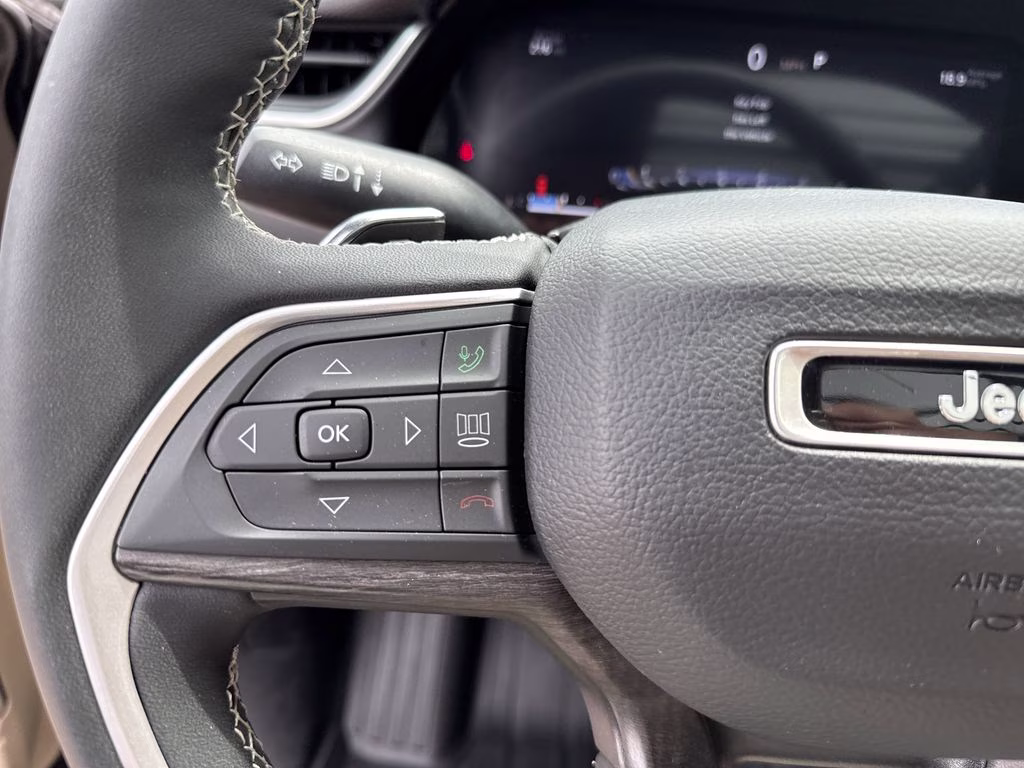2023 Rocky Mountain Pearlcoat Jeep Grand Cherokee L Limited 4X4 SUV