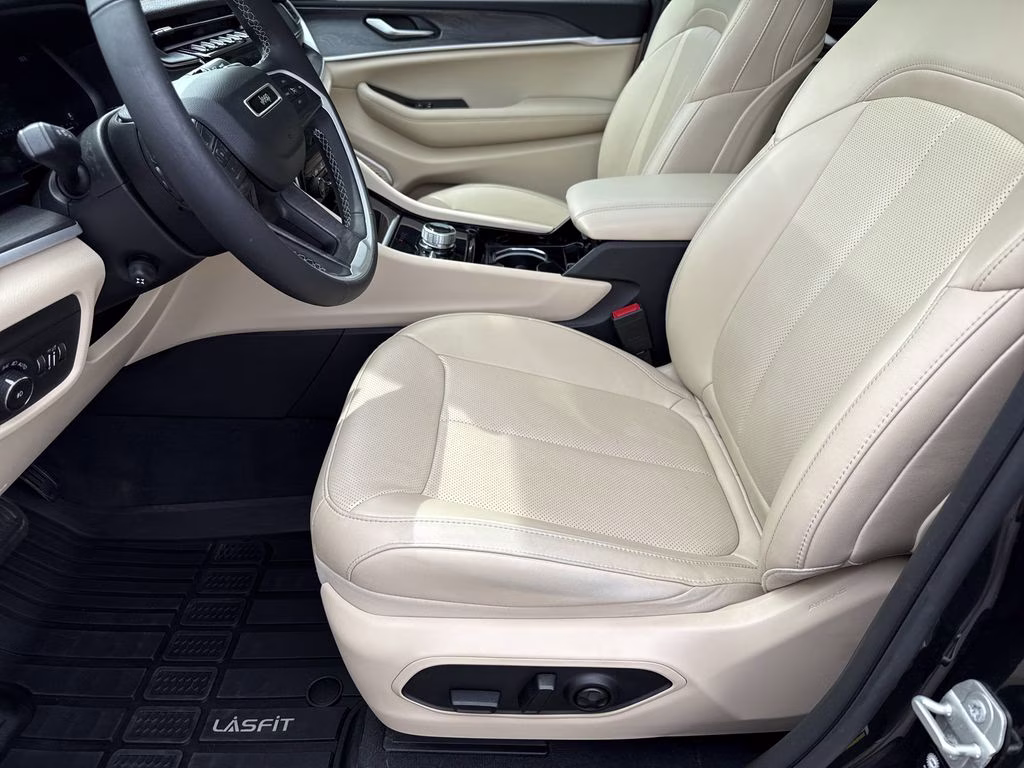 2023 Rocky Mountain Pearlcoat Jeep Grand Cherokee L Limited 4X4 SUV