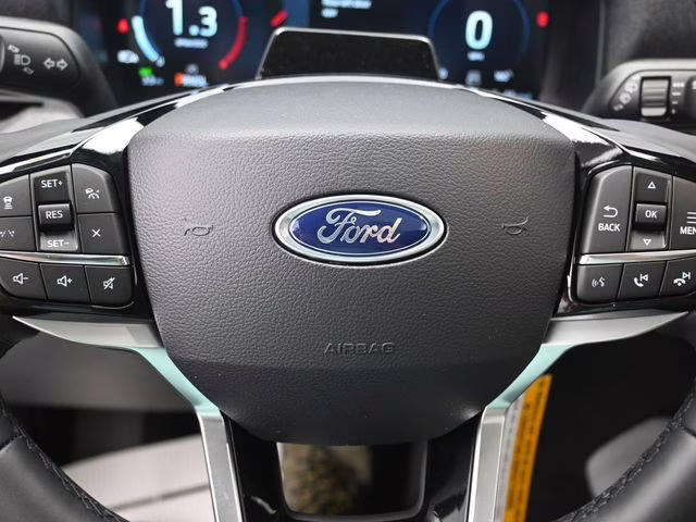 2026 White Ford Explorer Platinum 4X4 SUV
