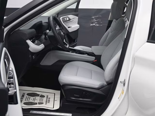 2026 White Ford Explorer Platinum 4X4 SUV
