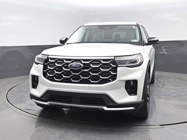 2026 White Ford Explorer Platinum 4X4 SUV