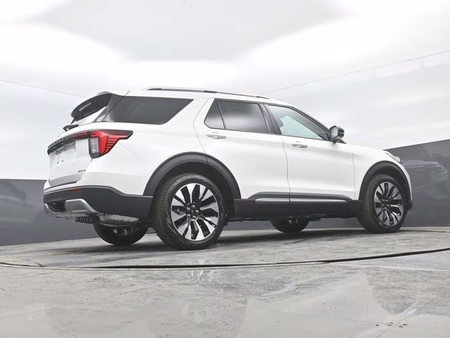 2026 White Ford Explorer Platinum 4X4 SUV