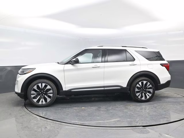 2026 White Ford Explorer Platinum 4X4 SUV