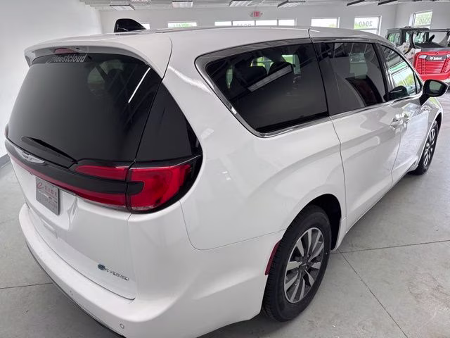2024 Bright White Clearcoat Chrysler Pacifica Hybrid Select FWD Van