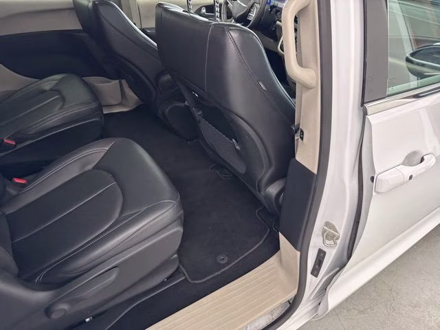 2024 Bright White Clearcoat Chrysler Pacifica Hybrid Select FWD Van