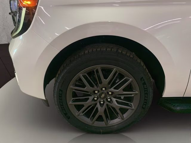 2026 Star White Metallic Tri-Coat Ford Expedition Max Platinum 4X4 SUV