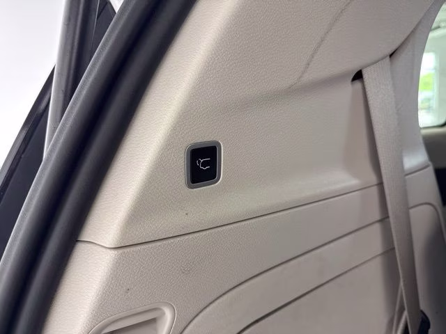 2024 Bright White Clearcoat Chrysler Pacifica Hybrid Select FWD Van