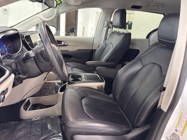 2024 Bright White Clearcoat Chrysler Pacifica Hybrid Select FWD Van
