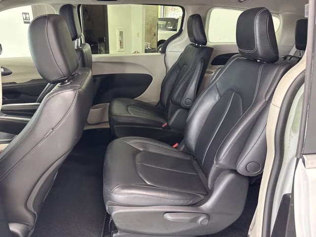 2024 Bright White Clearcoat Chrysler Pacifica Hybrid Select FWD Van