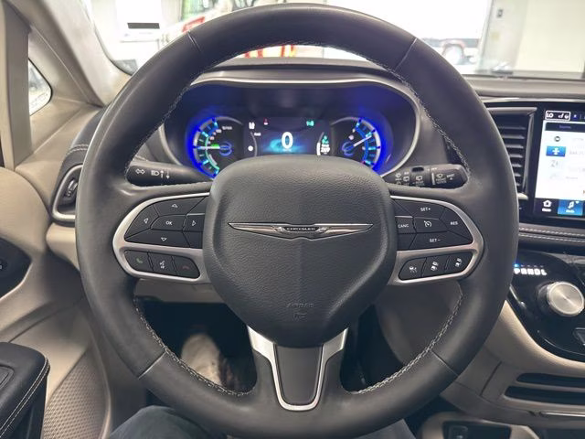 2024 Bright White Clearcoat Chrysler Pacifica Hybrid Select FWD Van