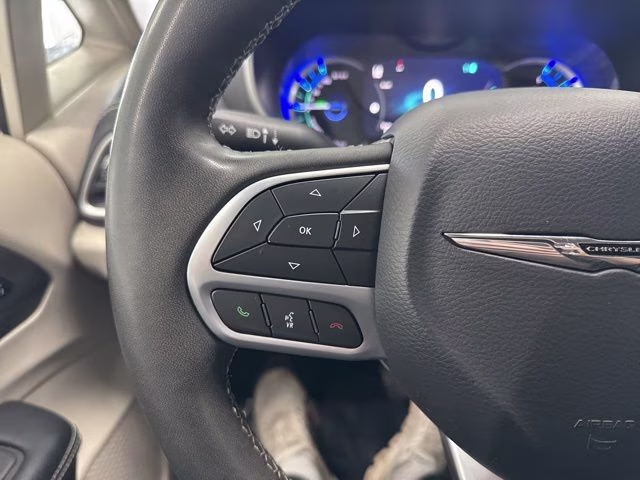 2024 Bright White Clearcoat Chrysler Pacifica Hybrid Select FWD Van