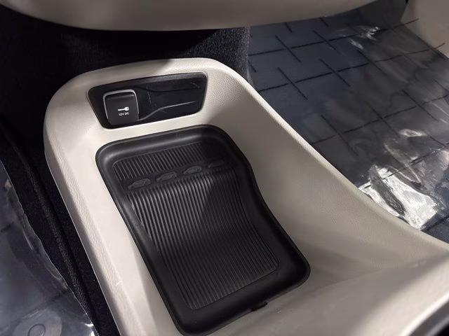 2024 Bright White Clearcoat Chrysler Pacifica Hybrid Select FWD Van