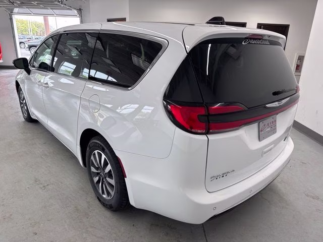 2024 Bright White Clearcoat Chrysler Pacifica Hybrid Select FWD Van