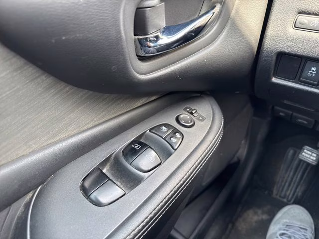 2017 Magnetic Black Metallic Nissan Murano S AWD SUV