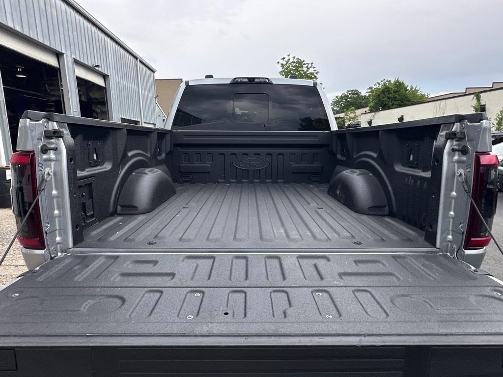 2022 Silver Metallic Ford F-150 Lariat 4X4 Truck